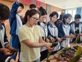 师生同心粽是情  民族团结一家亲