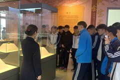 伊犁技师培训学院行走的思政课开课啦！