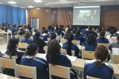 伊犁技师培训学院学生在云端感悟“行走的思政课”