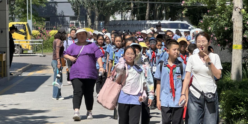伊犁技师培训学院成功开展职业体验日研学活动